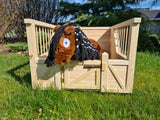 Crafty Ponies houten stal paardenknuffel ( handgemaakt) 60 x 45 cm