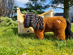 Crafty Ponies houten stal paardenknuffel ( handgemaakt) 60 x 45 cm