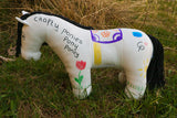 Crafty Pony Vinyl kleurbare pony (48 cm) met instructie boekje
